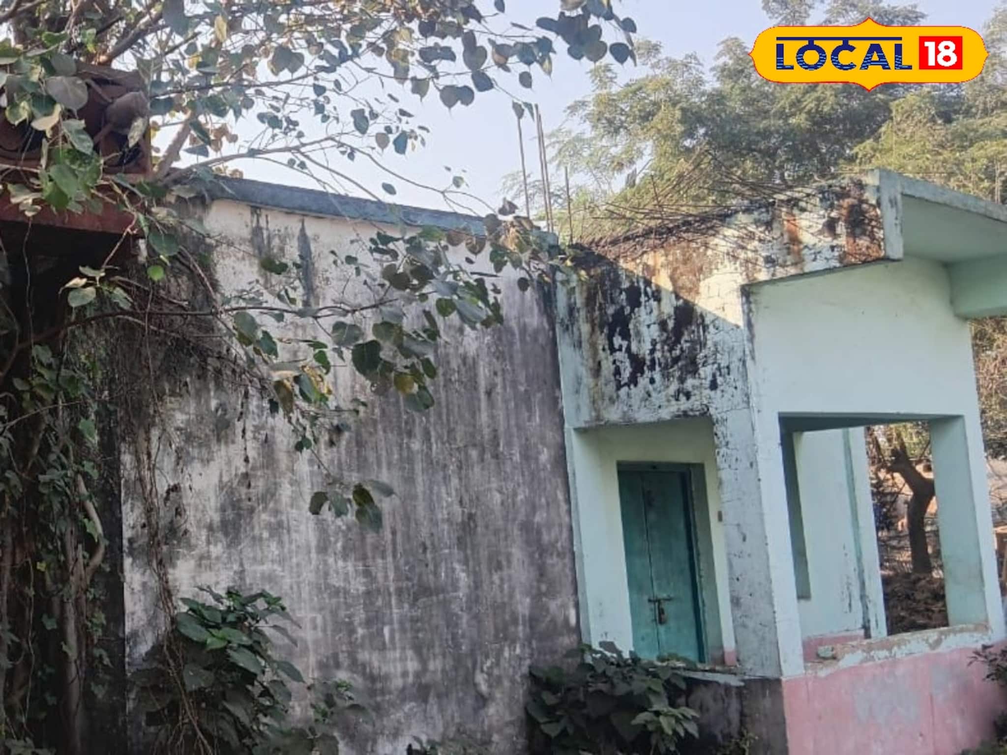 সরকারি সমবায় অফিস এখন ছাগল ঘর! পূর্বস্থলীতে প্রশাসনিক নীরবতা