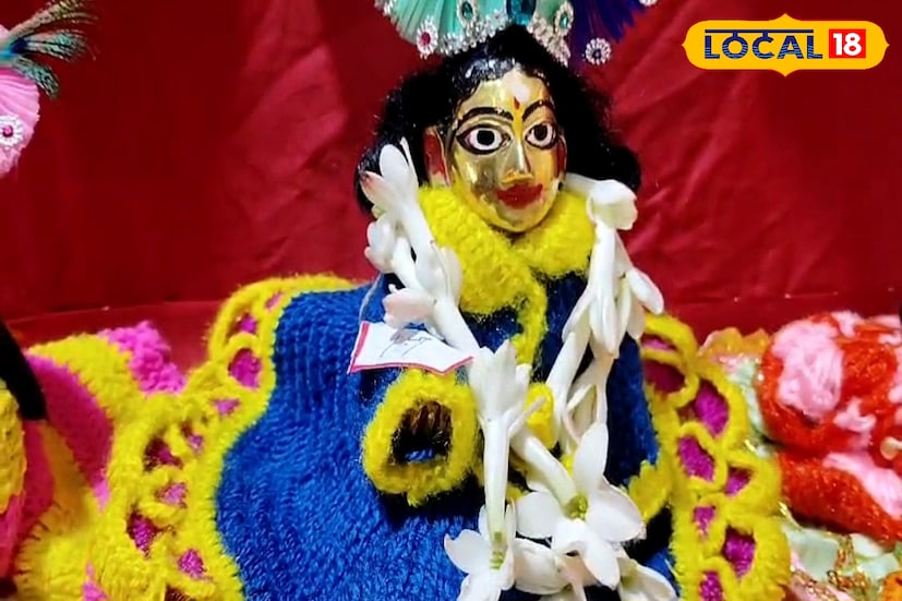 নতুন বছরকে স্বাগত জানিয়ে যেন ধরাধামে পিকনিকে মাতলেন স্বয়ং ভগবান। খাওয়াদাওয়া, আনন্দ ও ভক্তির আবহে সম্পূর্ণ ধর্মীয় রীতিতেই আয়োজিত হল গোপালদের বনভোজন। (ছবি ও তথ্যঃ রুদ্র নারায়ণ রায়)