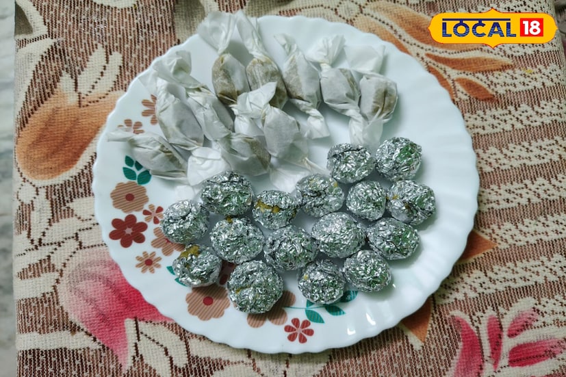 প্রাচীন আয়ুর্বেদ চিকিৎসা পদ্ধতি কাজে লাগিয়ে ঘরোয়া পদ্ধতি নতুন আবিষ্কার হলদিয়ার এক ইঞ্জিনিয়ারের। 'তুলসী সন্দেশ' এবং 'তুলসী মধু' চকলেট আবিষ্কার করে সেই মুশকিল আসান করেছেন হলদিয়া পেট্রোকেমিক্যালসের মেকানিক্যাল ইঞ্জিনিয়ার পবিত্র দাস। (ছবি ও তথ্য: সৈকত শী)