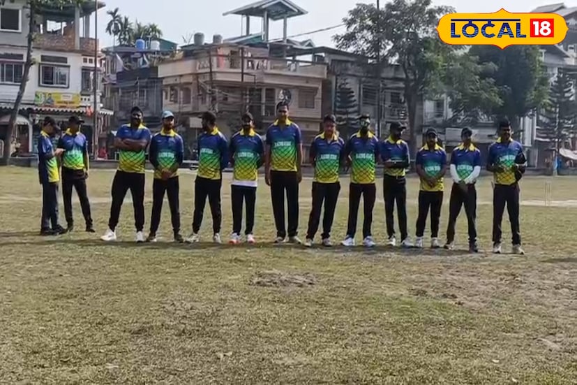 শহরের ক্রীড়া মানচিত্রে নতুন সংযোজন হিসেবে আত্মপ্রকাশ করল ‘শিলিগুড়ি ফ্রেন্ডশিপ কাপ’। আমরা সবাই সূর্য সেন স্পোর্টিং ক্লাবের উদ্যোগে এবং কানাই লাল সেন ফাউন্ডেশনের সহযোগিতায় এবছর প্রথমবারের মতো আয়োজিত এই ক্রিকেট প্রতিযোগিতা শুরু থেকেই ক্রীড়াপ্রেমীদের নজর কেড়েছে। প্রথম বছর হওয়া সত্ত্বেও মাঠে ও মাঠের বাইরে যে উৎসাহ-উদ্দীপনা দেখা গিয়েছে, তা আয়োজকদের প্রত্যাশাকেও ছাপিয়ে গিয়েছে। (ছবি ও তথ্য - ঋত্বিক ভট্টাচার্য)