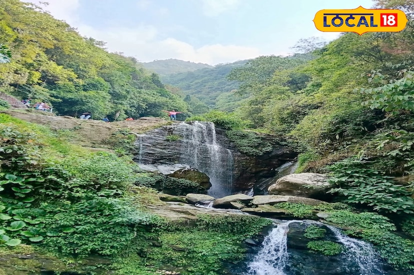 দার্জিলিং, ঋত্বিক ভট্টাচার্য : দীর্ঘদিনের অপেক্ষার অবসান ঘটিয়ে অবশেষে শর্তসাপেক্ষে খুলে দেওয়া হল দার্জিলিংয়ের রক গার্ডেন রোড। গোর্খাল্যান্ড টেরিটোরিয়াল অ্যাডমিনিস্ট্রেশন (GTA)-এর পর্যটন দফতরের জারি করা নির্দেশিকা অনুযায়ী, ডালি থেকে গঙ্গা মায়া পার্ক পর্যন্ত রক গার্ডেন রোডটি প্রয়োজনীয় নির্মাণ ও রক্ষণাবেক্ষণ কাজ শেষ হওয়ার পর পুনরায় যান চলাচলের জন্য খুলে দেওয়া হয়েছে।