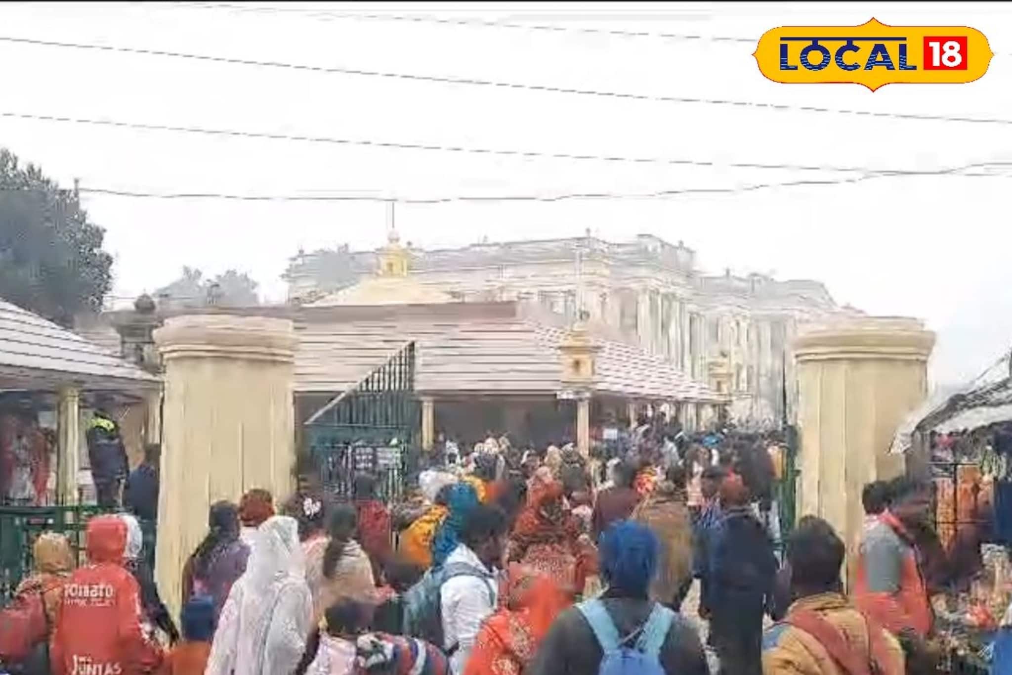 জানুয়ারির প্রথম সপ্তাহে পর্যটকদের ভিড় হাজারদুয়ারীতে! নতুন করে লাভের পথে পর্যটনশিল্প