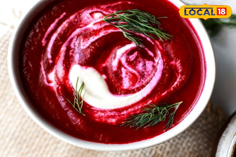 উত্তর ২৪ পরগনা, রুদ্র নারায়ণ রায়: শীতে খেয়েছেন নাকি এই ভেলভেট চাটনি! ঠান্ডার মরশুমে রান্নাঘরে নানা ধরনের দেশি সবজির ব্যবহার বাড়ে। আর তার মধ্যেই স্বাস্থ্যগুণে ভরপুর বীট দিয়ে তৈরি ভেলভেট চাটনি এখন ঘরে ঘরে বেশ জনপ্রিয় হয়ে উঠছে। লালচে রঙ, হালকা মিষ্টি আর টক-ঝাল স্বাদের এই চাটনি যেমন চোখে পড়ার মতো, তেমনই শরীরের জন্যও উপকারী