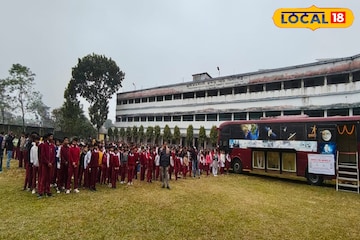ইসরোর ‘স্পেস অন হুইলস’ ইসলামপুরে! মহাকাশের হাতছানি স্কুল চত্বরে ইসরোর ‘স্পেস অন হুইলস’ ইসলামপুরে! মহাকাশের হাতছানি স্কুল চত্বরে