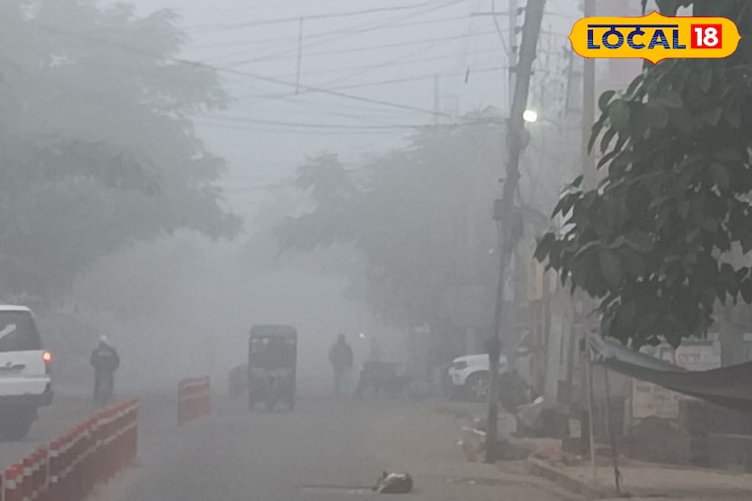 বীরভূম, সুদীপ্ত গড়াই: গত এক সপ্তাহ ধরে বীরভূম জেলায় কনকনে ঠান্ডার প্রভাব স্পষ্ট। ভোরবেলায় বাড়ি থেকে বের হওয়াই কষ্টকর হয়ে উঠেছে। এই পরিস্থিতিতে মর্নিং সেশনে স্কুলে যাওয়া প্রাথমিক পড়ুয়াদের চরম সমস্যায় পড়তে হচ্ছে। প্রবল ঠান্ডার কারণে অনেক পড়ুয়া স্কুলে আসতে পারছে না, কেউ কেউ অসুস্থও হয়ে পড়ছে। ফলে স্কুলগুলিতে উপস্থিতির হার কমে যাচ্ছিল।