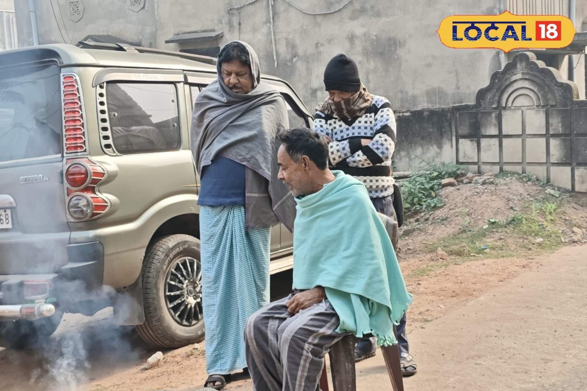 ঘন কুয়াশার চাদরে মুড়েছে জেলার পর জেলা, বাইরে বেরোতে ভয় পাচ্ছেন এলাকার বাসিন্দা ঘন কুয়াশার চাদরে মুড়েছে জেলার পর জেলা, বাইরে বেরোতে ভয় পাচ্ছেন এলাকার বাসিন্দা