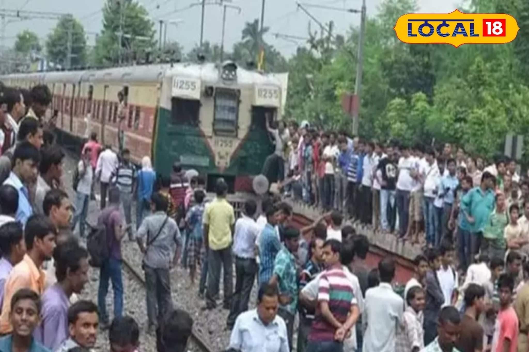 সোনারপুরে ট্রেন লেট, চরম ভোগান্তি! নিত্যযাত্রীদের অবরোধে শিয়ালদহ শাখায় বিঘ্ন সোনারপুরে ট্রেন লেট, চরম ভোগান্তি! নিত্যযাত্রীদের অবরোধে শিয়ালদহ শাখায় বিঘ্ন