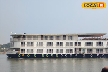 নবদ্বীপের গঙ্গায় হঠাৎই বিলাসবহুল জাহাজ, চমকে উঠলেন দুই পাড়ের মানুষ