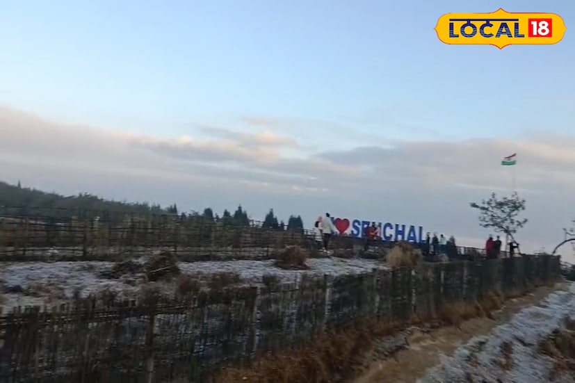 *শিলিগুড়ি, ঋত্বিক ভট্টাচার্য: উত্তরবঙ্গ জুড়ে তাপমাত্রার তারতম্য লক্ষ্য করা যাচ্ছে। পাহাড়ি এলাকায় শীতের প্রভাব তুলনামূলকভাবে বেশি হলেও সমতলে এখনও মাঝারি উষ্ণতা বজায় রয়েছে। আবহাওয়া দফতরের তথ্য অনুযায়ী, শুক্রবারে মালদহে সর্বনিম্ন তাপমাত্রা ১৭.৭ ডিগ্রি সেলসিয়াস।