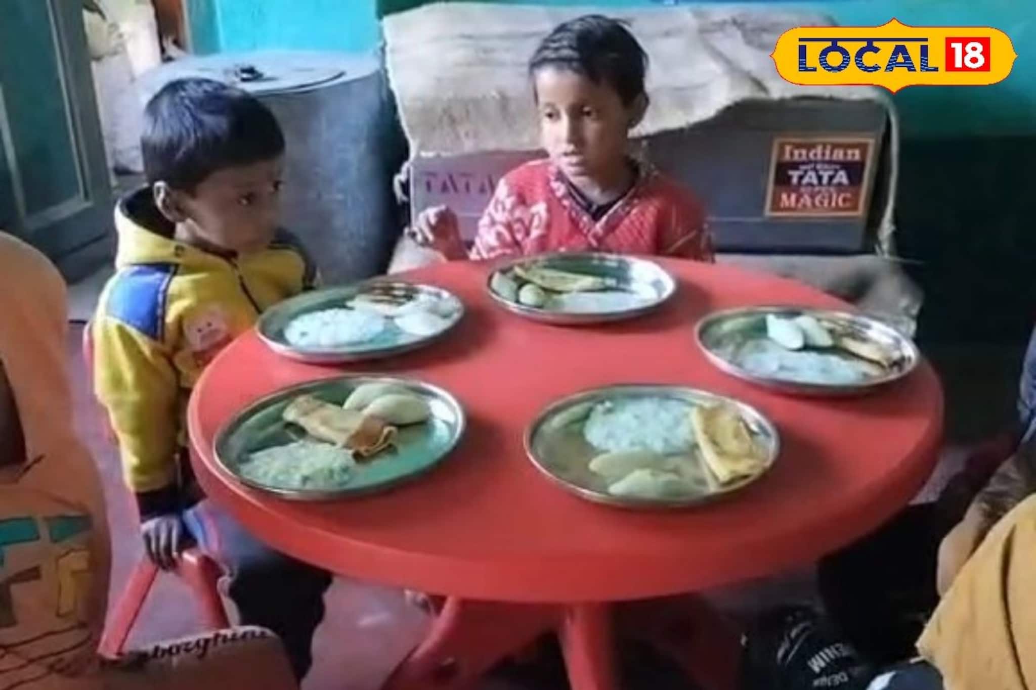 বর্ধমানে অঙ্গনওয়াড়ি কেন্দ্রের পড়ুয়াদের পাতে পড়ল গরমাগরম পাটিসাপটা-সহ রকমারি পদ