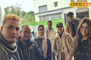 পাহাড়ের টানে দার্জিলিংয়ে একতা কাপুর, উর্বশী ঢোলাকিয়া! চুটিয়ে করলেন উপভোগ, দেখুন ছবিতে পাহাড়ের টানে দার্জিলিংয়ে একতা কাপুর, উর্বশী ঢোলাকিয়া! চুটিয়ে করলেন উপভোগ, দেখুন ছবিতে