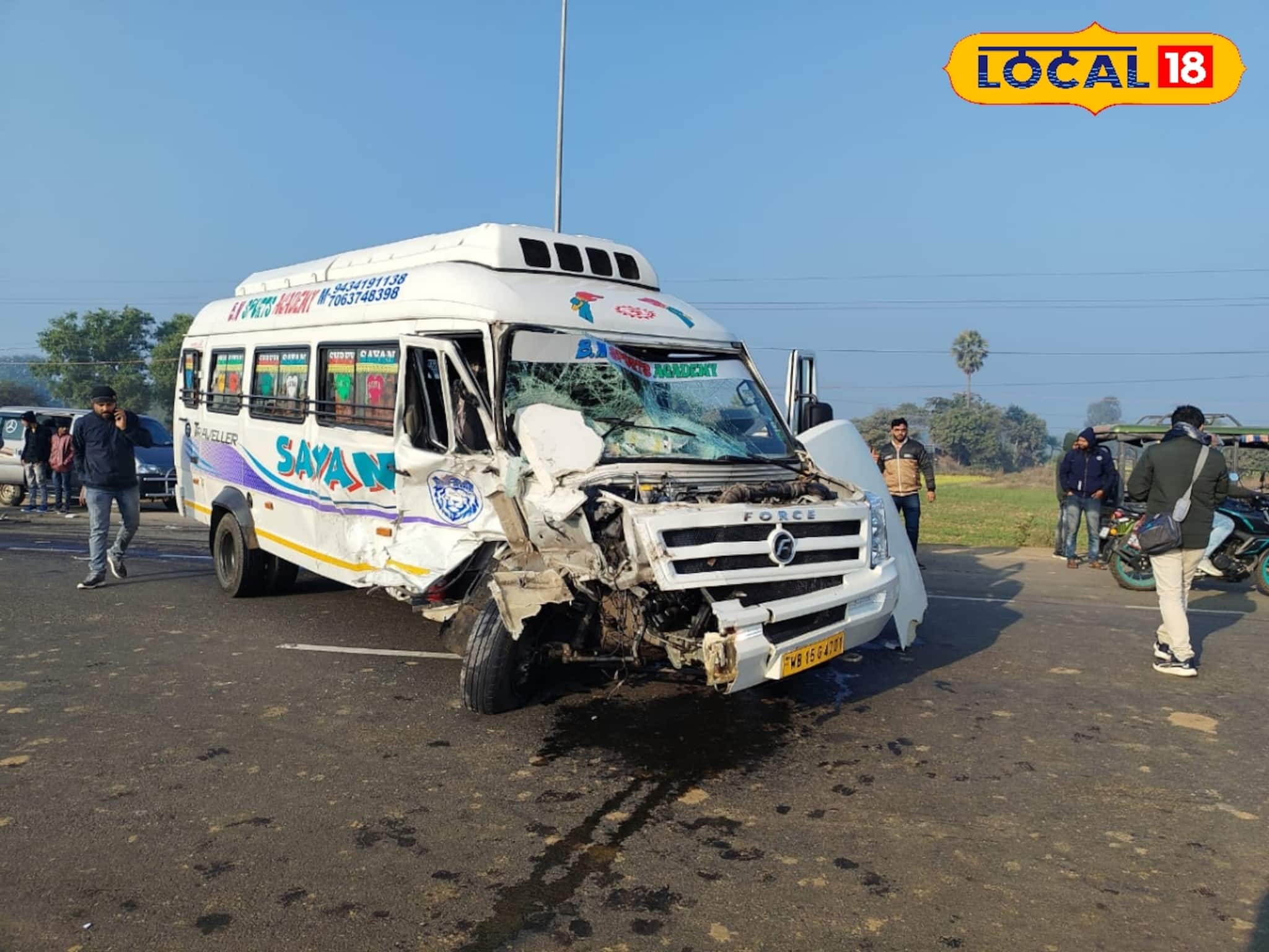 ট্রাভেলার ও বোলেরোর মুখোমুখি সংঘর্ষ, বর্ধমানের ভয়াবহ দুর্ঘটনায় আহত ৪ ট্রাভেলার ও বোলেরোর মুখোমুখি সংঘর্ষ, বর্ধমানের ভয়াবহ দুর্ঘটনায় আহত ৪