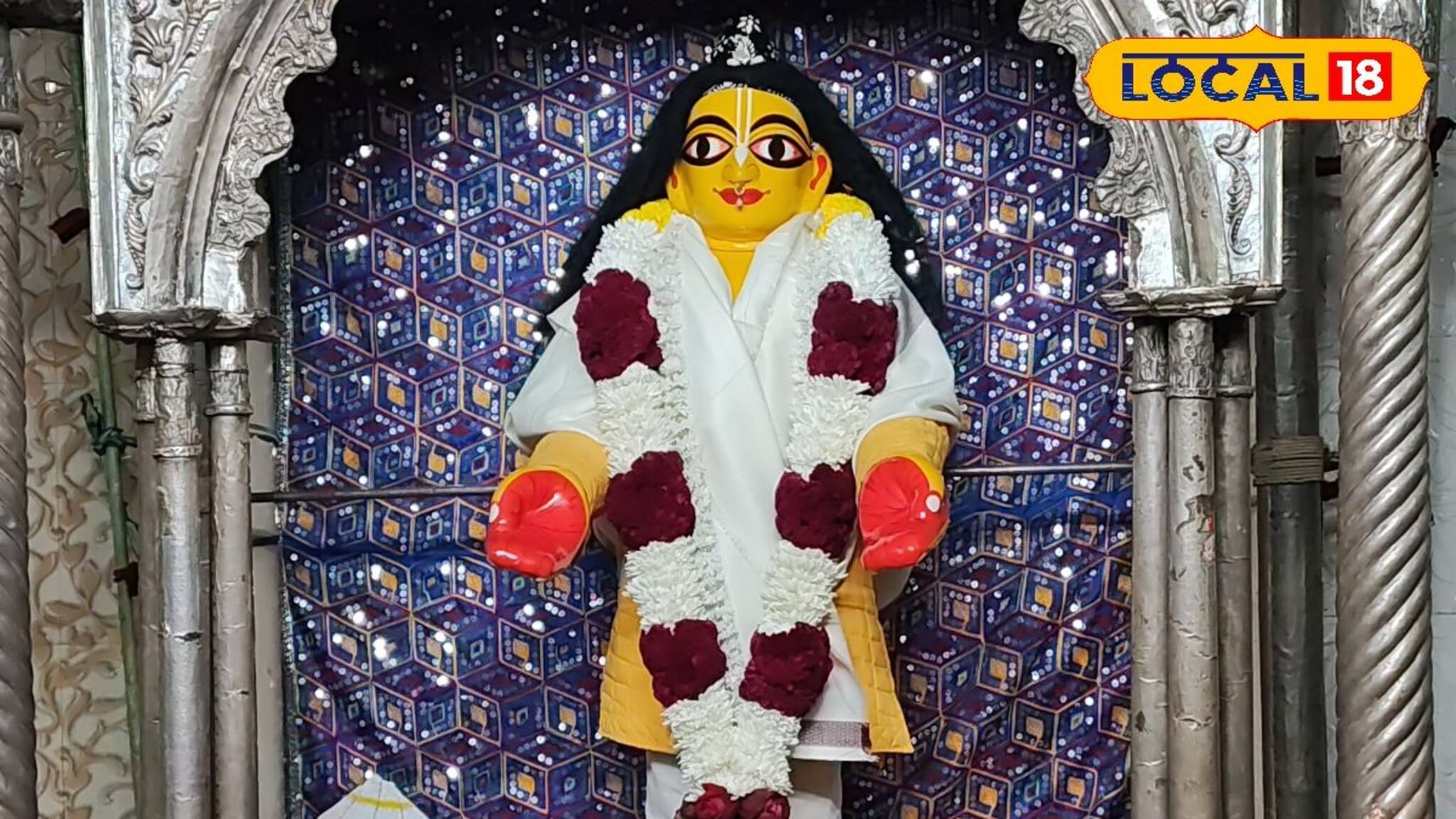 Nadia News: শীতে উষ্ণতা পেতে নবদ্বীপে বিগ্রহের জন্য গরম কাপড় ও বিশেষ আতর! বৈষ্ণবদের "আত্মবৎ' সেবা ভগবানের