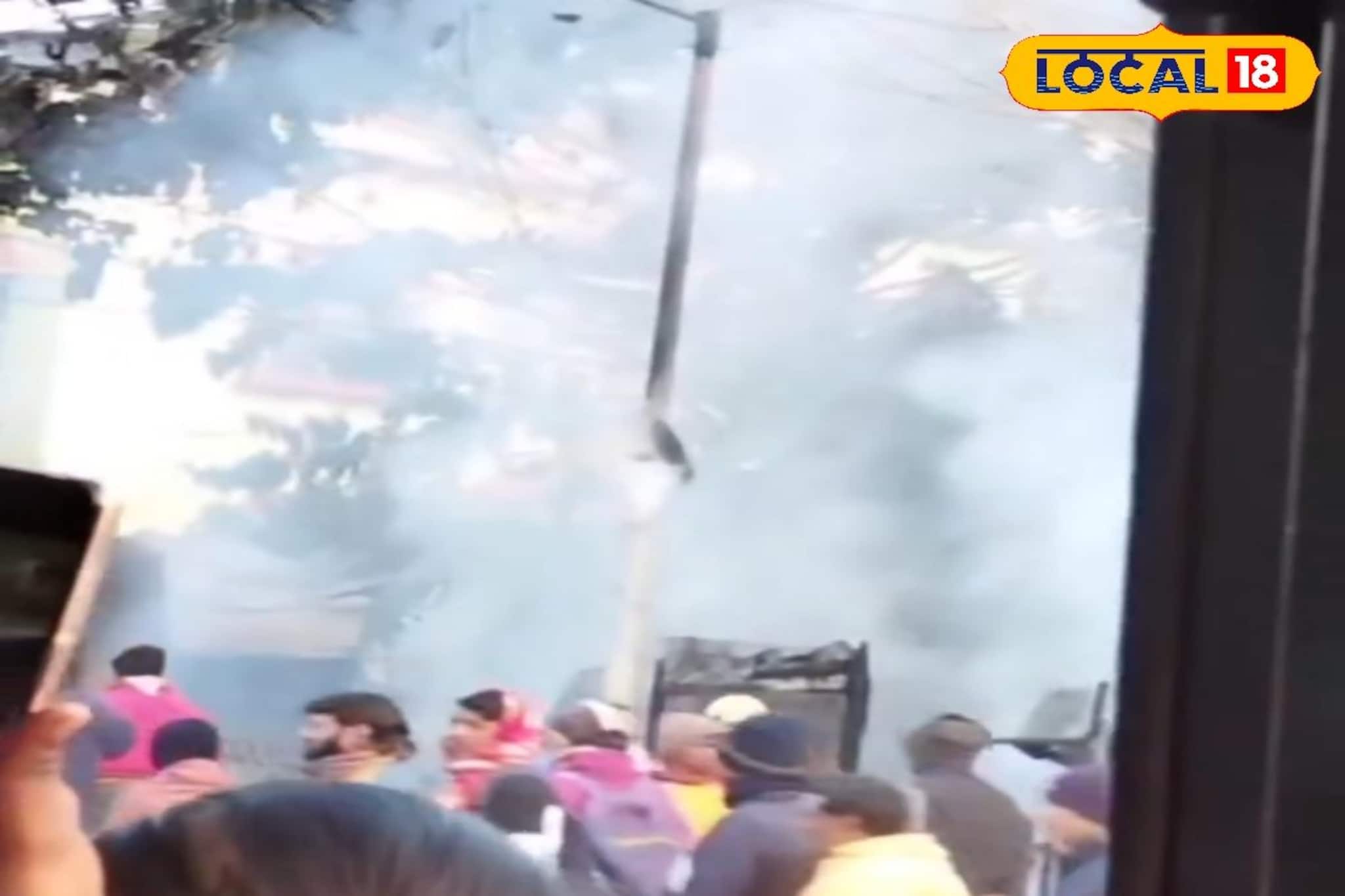 সাগরযাত্রার শুরুতে বাঘাযতীন স্টেশনে আগুন, পুড়ে ছাই প্ল্যাটফর্মের দোকান, ব্যাহত রেল চলাচল