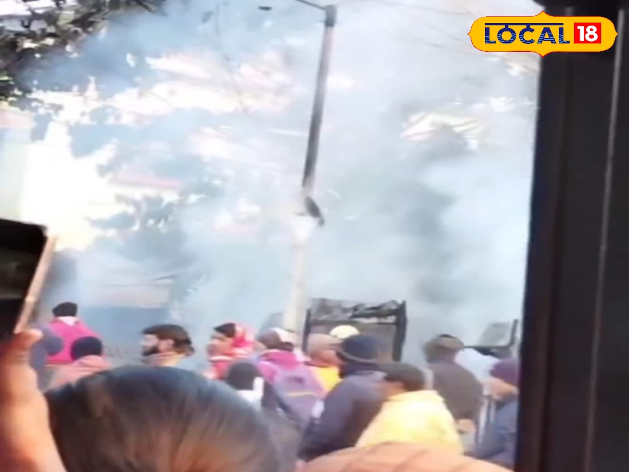 সাগরযাত্রার শুরুতে বাঘাযতীন স্টেশনে আগুন, পুড়ে ছাই প্ল্যাটফর্মের দোকান, ব্যাহত রেল চলাচল