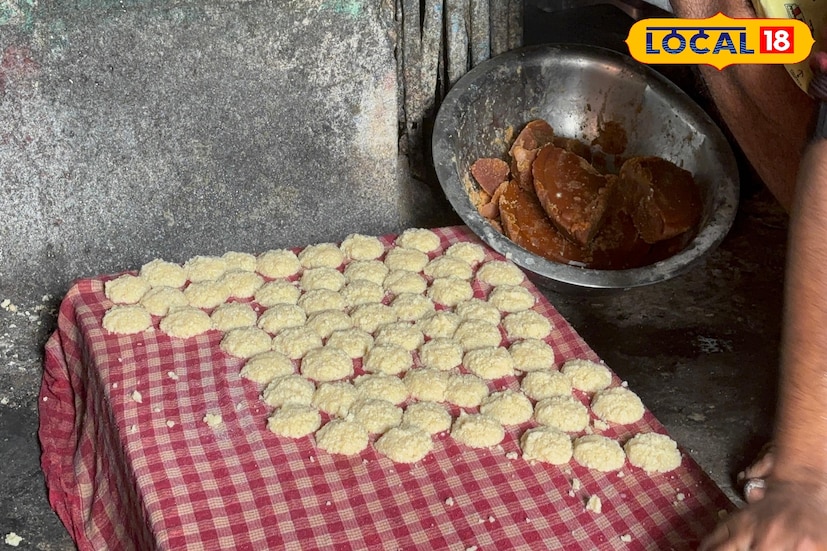 পূর্ব বর্ধমান জেলায় এলে মিষ্টিপ্রেমীদের জন্য রয়েছে বিশেষ আকর্ষণ। জেলার আনাচে-কানাচে এমন কিছু ঐতিহ্যবাহী মণ্ডা রয়েছে, যেগুলির স্বাদ একবার খেলেই বারবার টেনে আনে। শুধু জেলা নয়, রাজ্যের বাইরে এমনকি বিদেশেও খ্যাতি ছড়িয়েছে এই তিন বিশেষ মণ্ডার। তাই পূর্ব বর্ধমানে থাকলে বা বেড়াতে এলে এই মণ্ডাগুলি খেতে ভুলবেন না। তথ্য ও ছবি: বনোয়ারীলাল চৌধুরী