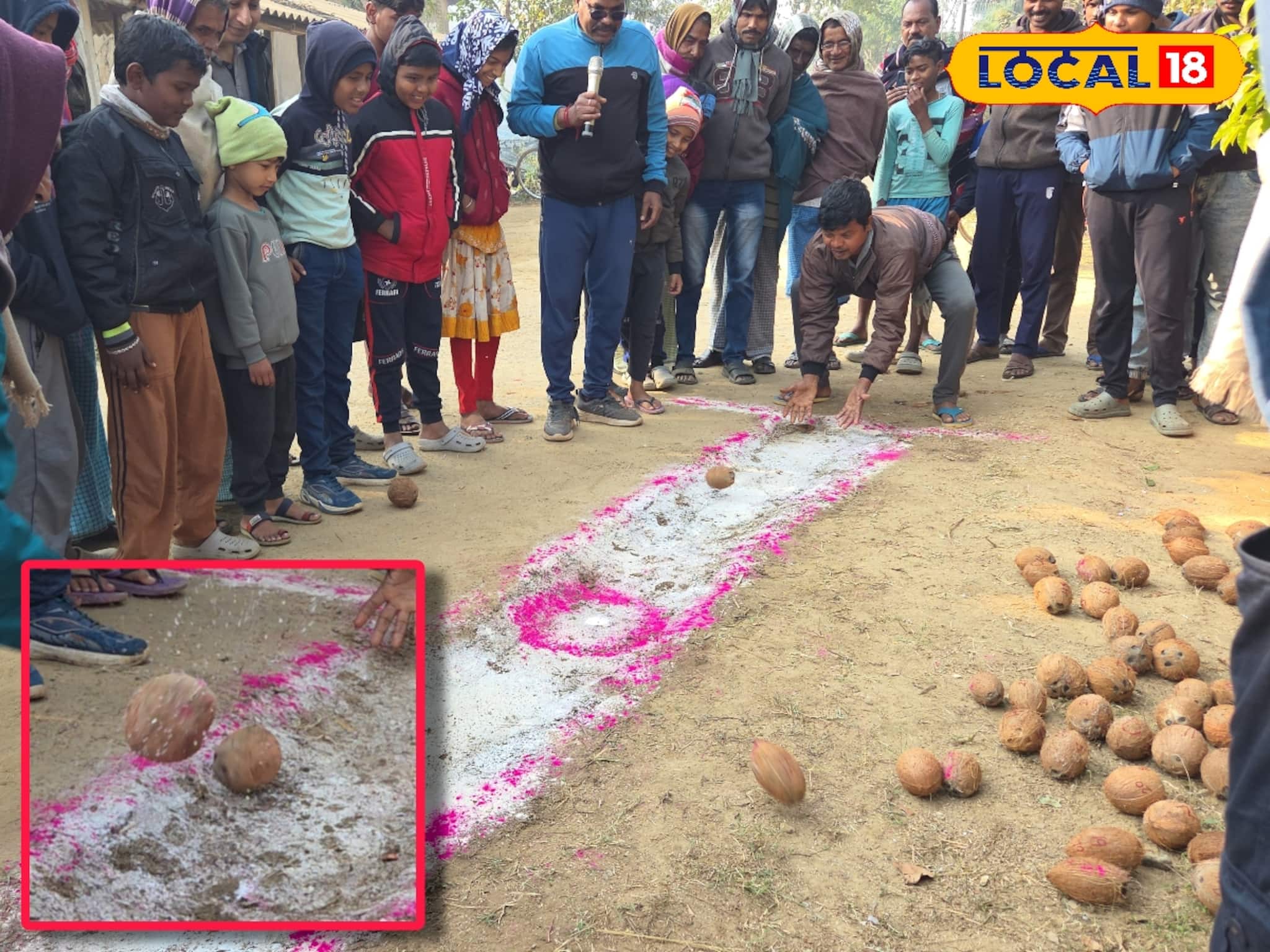 এমন খেলা দেখেছেন কখনও ! পৌষ সংক্রান্তিতে ঝাড়গ্রামের নারকেল লড়াই
