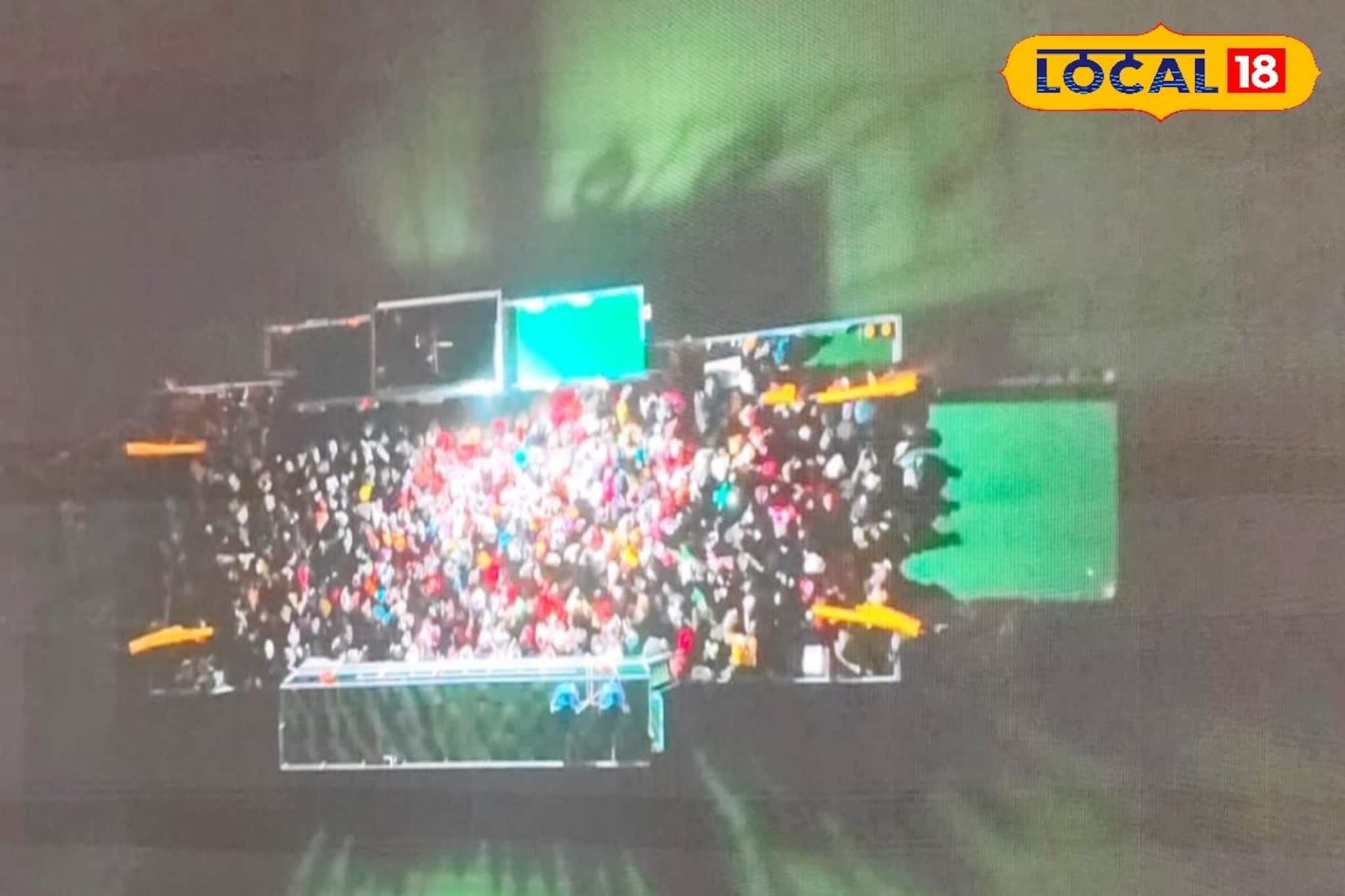 গঙ্গাসাগরে তীর্থযাত্রীদের নিয়ে আসার পথে মাঝ নদীতে আটকে পড়ল বার্জ! তারপর যা হল... গঙ্গাসাগরে তীর্থযাত্রীদের নিয়ে আসার পথে মাঝ নদীতে আটকে পড়ল বার্জ! তারপর যা হল...