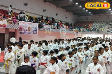 কলকাতাকে টেক্কা কাঁথির,মফস্বল দাপাল ক্যারাটের ফ্লোর,বেঙ্গল ক্যারাটেতে ন’টি সোনা