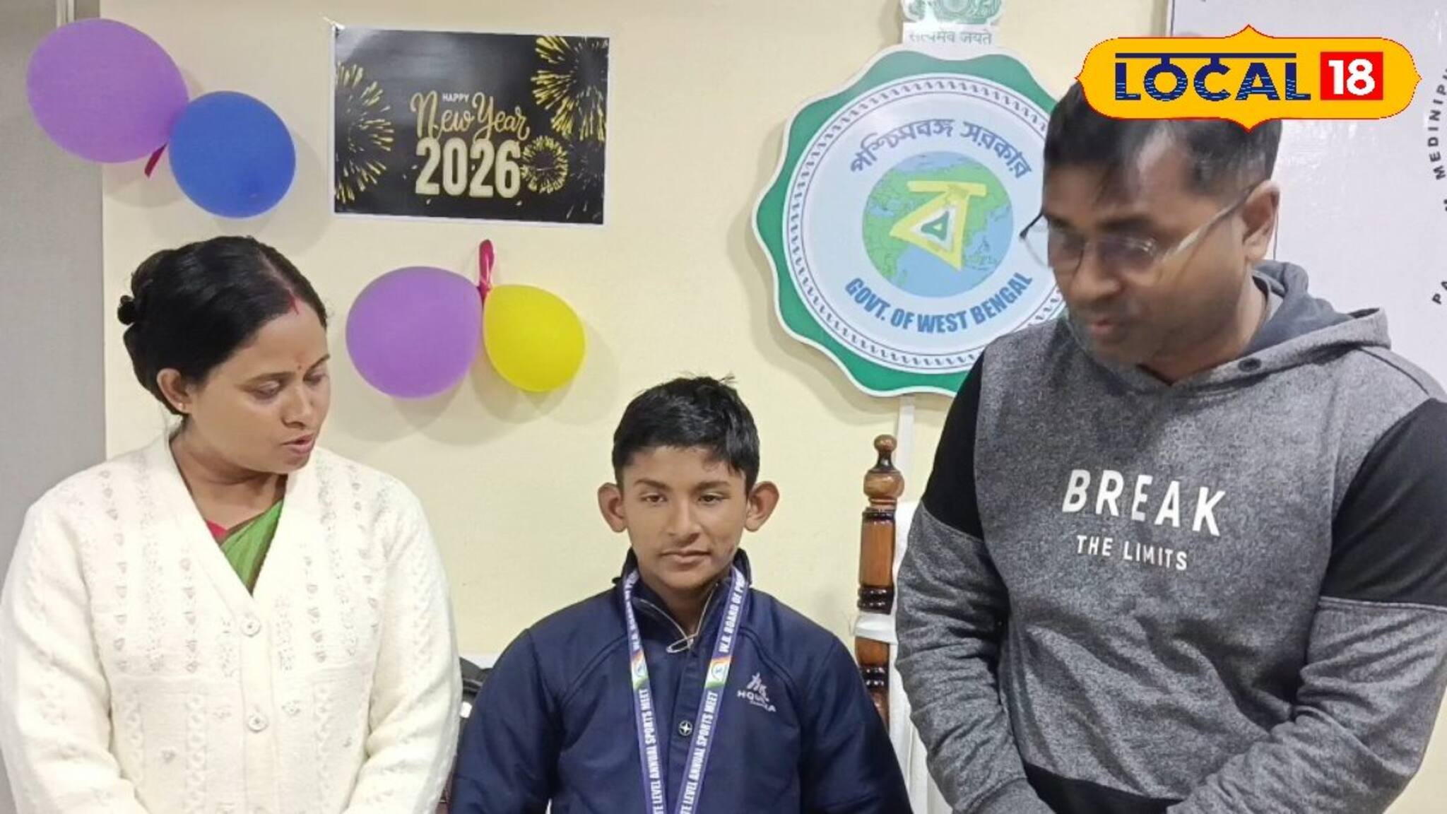 দু'চোখে ভরা স্বপ্ন,পরিবারের সঙ্গী নিত্য অনটন,৮ বছরেই লংজাম্পে নজির, রাখি পাঁশকুড়ার গর্ব