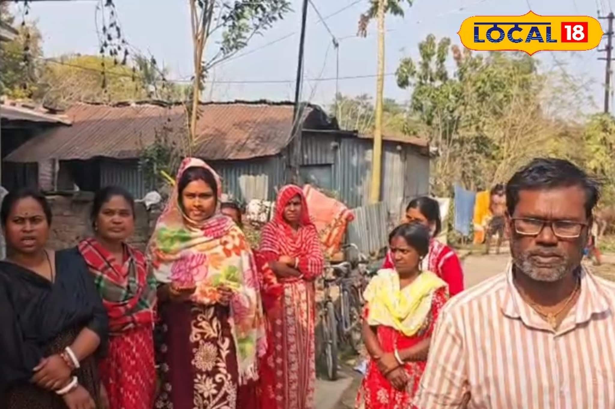 হঠাৎ পুকুরে 'ঝুপ' করে শব্দ! এলাকাবাসীরা তড়িঘড়ি উদ্ধার করতেই বস্তার ভেতর থেকে যা বের হল!