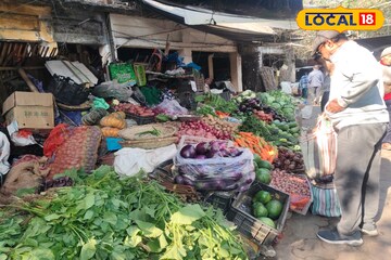 সরস্বতীপুজোর আগে এত কমে গেল সবজির দাম! 'সেঞ্চুরি' হাঁকানো বেগুন, টম্যাটো, বিনস এখন কত?