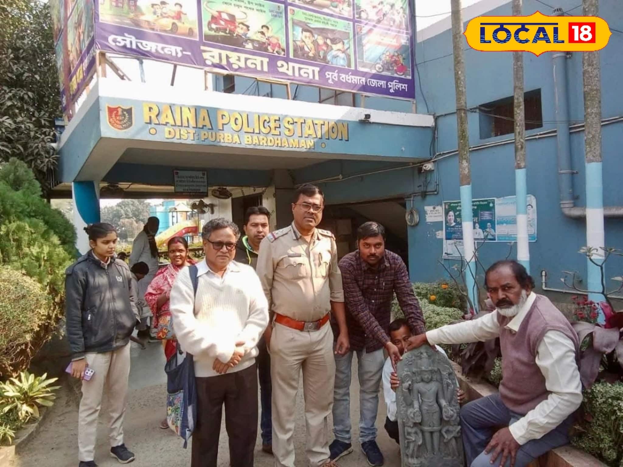 মাটির নিচে হাজার বছরের ইতিহাস! পুকুর সংস্কারের সময় মিলল প্রাচীন বিষ্ণুমূর্তি