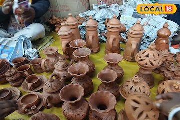 ঘর সাজাতে নতুন ট্রেন্ড, বাজারে ঝড় তুলছে অভিনব মাটির সামগ্রী! দাম শুনে খুশিতে লাফাবেন