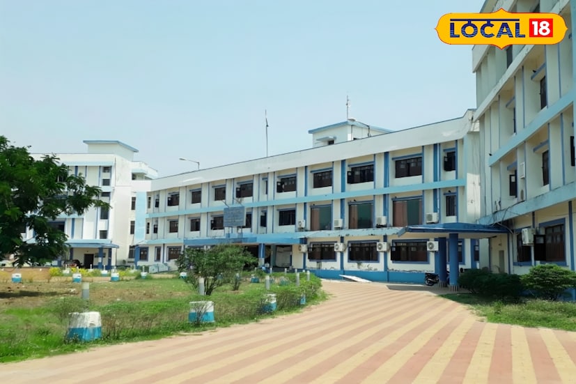 জেলার চাকরিপ্রার্থীদের জন্য সুখবর নিয়ে এসেছে জেলা কর্ম বিনিয়োগ কেন্দ্র। শুধুমাত্র উচ্চমাধ্যমিক পাশ করলেই মিলবে চাকরির সুযোগ। কোনও লিখিত পরীক্ষা নয়। সরাসরি ইন্টারভিউয়ের মাধ্যমে নিয়োগ করা হবে। দেশের একটি মাইক্রো ফাইনান্স সংস্থা এই নিয়োগ প্রক্রিয়ায় অংশ নিচ্ছে। দীর্ঘদিন ধরে চাকরির অপেক্ষায় থাকা যুবক যুবতীদের জন্য এটি সুবর্ণ সুযোগ। (তথ্য ও ছবি : মদন মাইতি)