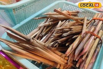 খাগের কলমে লেখা ‘ওম সরস্বতৈঃ নমঃ’! স্মৃতির পাতায় হারিয়ে যাওয়া এক অধ্যায়