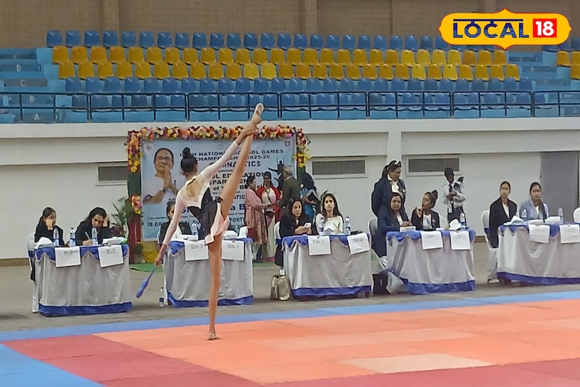 হাওড়ায় জাতীয় ক্রীড়ার মহাযজ্ঞ! ডুমুরজলায় অনুষ্ঠিত হল ৬৯তম স্কুল গেমস (জিমন্যাস্টিকস)! প্রতিযোগিতায় অংশ নেয় দিল্লি বাংলা মহারাষ্ট্র গুজরাট সহ বিভিন্ন রাজ্যের ছাত্রী। ( ছবি ও তথ্য: রাকেশ মাইতি)