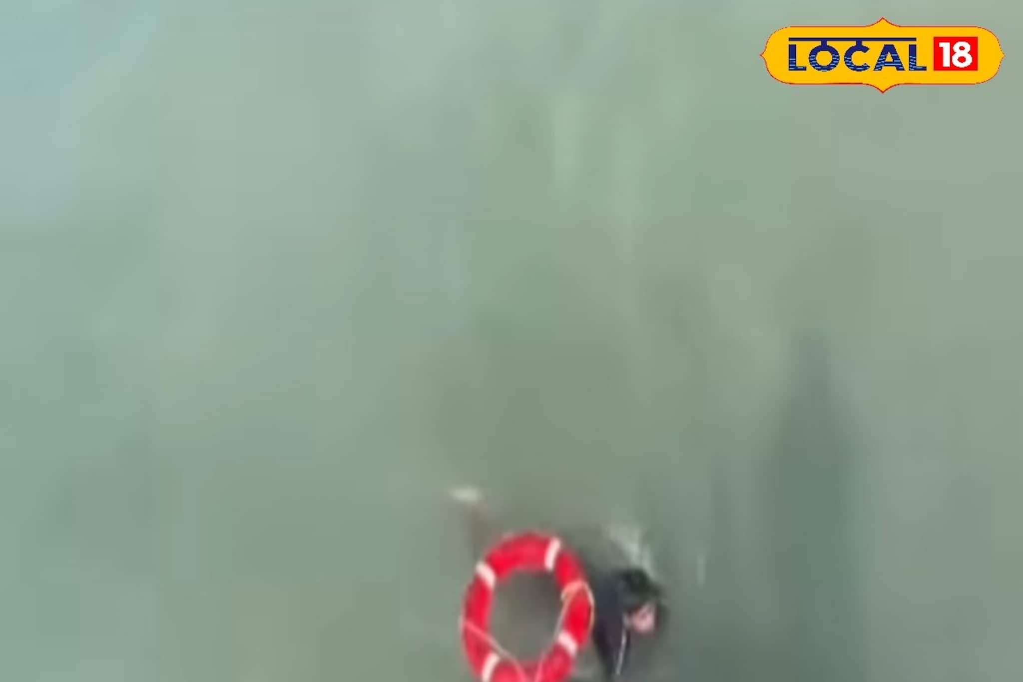 গভীর সমুদ্রে ভাসছিলেন বাংলাদেশি মৎস্যজীবী, উদ্ধার করল ভারতীয় উপকূলরক্ষী বাহিনী