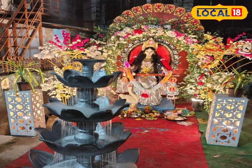 সরস্বতী পুজো মানেই এখন আর শুধুই বিদ্যার দেবীর আরাধনা নয়, সঙ্গে যুক্ত হয়েছে থিমের বাহার। বর্তমান প্রজন্মের ট্রেন্ডের সঙ্গে তাল মিলিয়ে শিলিগুড়িতে এবছর সরস্বতী পুজোতেও দেখা মিলছে নানা অভিনব ভাবনার। প্রতিটি মণ্ডপেই রয়েছে আলাদা চমক, যা দর্শনার্থীদের টানছে বারবার। ছবি ও তথ্য : ঋত্বিক ভট্টাচার্য