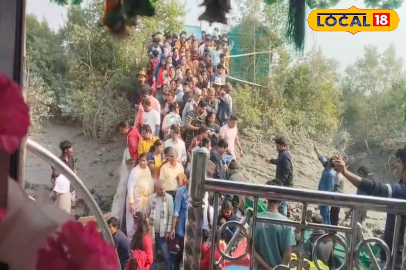 এখন শুধু শীতের মরশুম নয়, সারা বছরই সুন্দরবন ভ্রমণে আসেন দেশ বিদেশের পর্যটকরা। তবে শীতের মরশুম ও বর্ষায় ইলিশ উৎসবে সবচেয়ে বেশি পর্যটকদের আনাগোনা হয়। প্রতিদিন প্রায় পাঁচ হাজার পর্যটকদের জঙ্গলে ভ্রমণের অনুমতি দেয় বন দফতর। কিন্তু এছাড়াও বহু পর্যটক গোসাবা, পাখিরালয়, দয়াপুর-সহ অন্যান্য পর্যটন কেন্দ্রে যাতায়াত করেন। (তথ্য ও ছবি: সুমন সাহা)