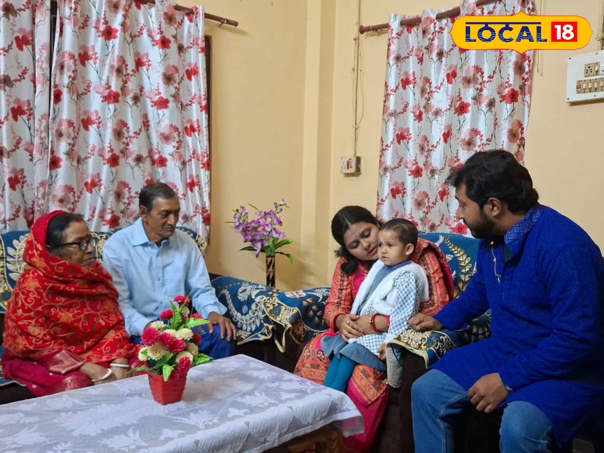 সরস্বতী পুজোর দিনে বিস্ময় শিলিগুড়িতে, মাত্র ১৯ মাসের দেবাংশীর অবাক করা দক্ষতা