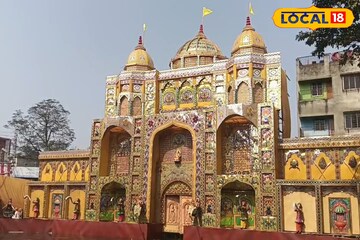 মণ্ডপের সামনে এলেই বেরিয়ে আসছে প্রতিমা! হাওড়ার বিখ্যাত সরস্বতী পুজো