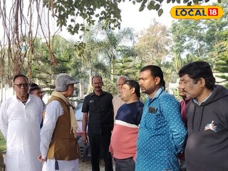 এলাকায় মন্ত্রি স্বপন দেবনাথ 