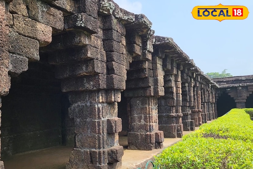 ইতিহাস বয়ে চলে এক একটি প্রাচীন ইমারতের শরীর জুড়ে। পাথরের গায়ে খোদাই হয়ে থাকা প্রতিটি খাঁজ যেন সাক্ষ্য দেয় বহু শতাব্দী আগের সময়ের। প্রান্তিক গ্রামীণ এলাকার এমন বহু স্থাপত্য আজও দাঁড়িয়ে রয়েছে ইতিহাসের নীরব দলিল হয়ে। যারা ইতিহাস ভালোবাসেন, অতীতের গল্প ছুঁয়ে দেখতে চান, তাঁদের কাছে এই ধরনের জায়গা নিঃসন্দেহে বিশেষ আকর্ষণের। একদিনের ছুটিতে প্রিয়জনকে নিয়ে ঘুরে আসার পাশাপাশি ইতিহাসের নানা অজানা কাহিনি জানার সুযোগও এনে দেয় এইসব স্থান।(ছবি ও তথ্য: রঞ্জন চন্দ) ইতিহাস বয়ে চলে এক একটি প্রাচীন ইমারতের শরীর জুড়ে। পাথরের গায়ে খোদাই হয়ে থাকা প্রতিটি খাঁজ যেন সাক্ষ্য দেয় বহু শতাব্দী আগের সময়ের। প্রান্তিক গ্রামীণ এলাকার এমন বহু স্থাপত্য আজও দাঁড়িয়ে রয়েছে ইতিহাসের নীরব দলিল হয়ে। যারা ইতিহাস ভালোবাসেন, অতীতের গল্প ছুঁয়ে দেখতে চান, তাঁদের কাছে এই ধরনের জায়গা নিঃসন্দেহে বিশেষ আকর্ষণের। একদিনের ছুটিতে প্রিয়জনকে নিয়ে ঘুরে আসার পাশাপাশি ইতিহাসের নানা অজানা কাহিনি জানার সুযোগও এনে দেয় এইসব স্থান।(ছবি ও তথ্য: রঞ্জন চন্দ)