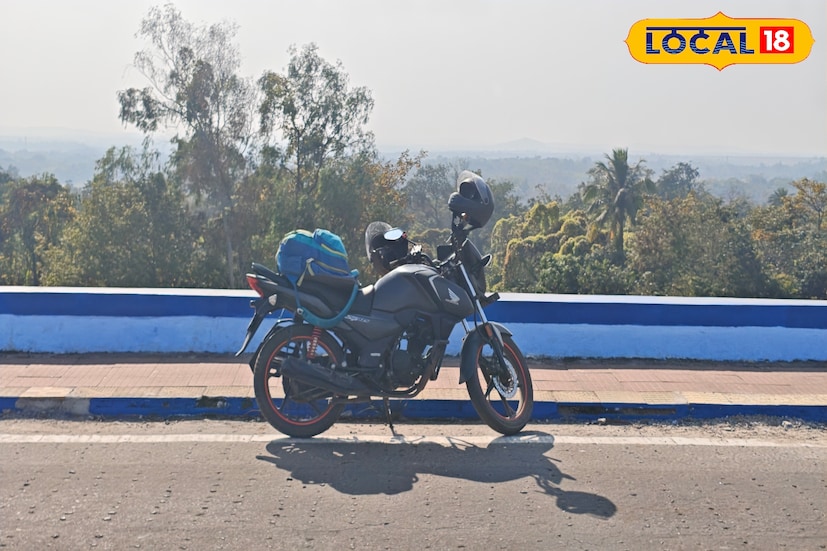 বাঁকুড়ায় শীতের সকালে মনোরম আবহাওয়া বিরাজ করছে। বৃহস্পতিবার সকালে জেলার সর্বনিম্ন তাপমাত্রা রেকর্ড হয়েছে ১৪.৯° সেলসিয়াস এবং আগের দিনের সর্বোচ্চ তাপমাত্রা ছিল ২৯.০° সেলসিয়াস। সকাল ৮:৩০-এ আপেক্ষিক আর্দ্রতা ছিল ৭৬ শতাংশ। গত ২৪ ঘণ্টায় জেলায় বৃষ্টিপাত হয়নি। হালকা শীত ও রোদেলা আবহাওয়ার কারণে সকাল-সন্ধ্যায় শীতের আমেজ থাকলেও দিনের বেলায় স্বস্তিদায়ক উষ্ণতা অনুভূত হচ্ছে।