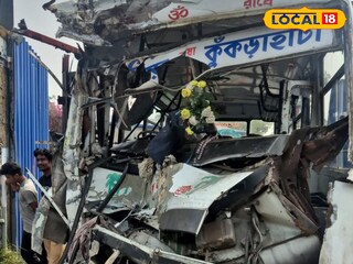 দুর্ঘটনাগ্রস্ত বাসটি 