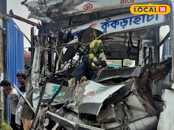 দুর্ঘটনাগ্রস্ত বাসটি 