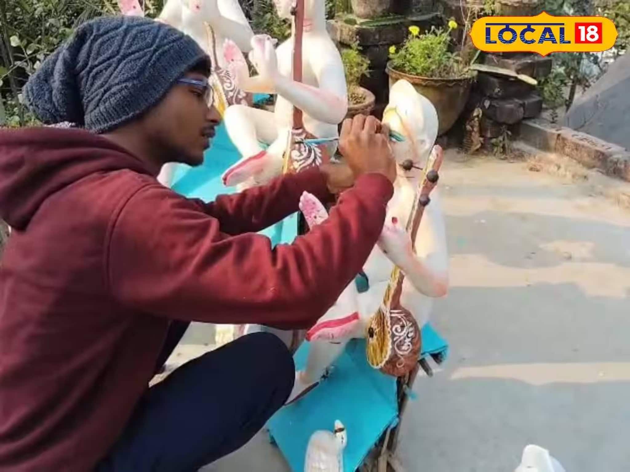 অভাবের জন্য থামবে না পড়াশোনা! সরস্বতী মূর্তি গড়ে খরচ জোগাড় করছে হাওড়ার স্কুল পড়ুয়া