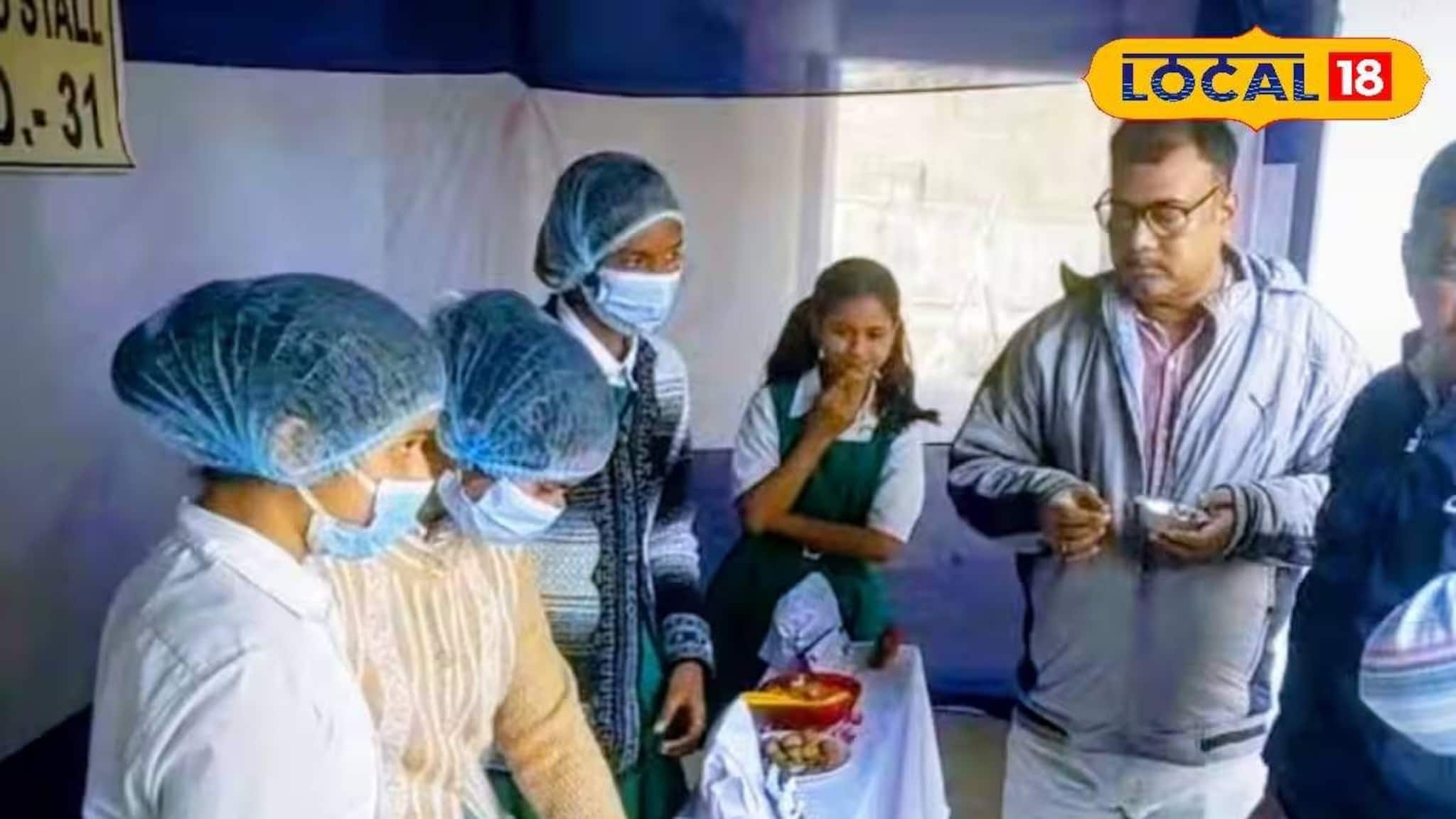 Food Festival: পড়াশোনার পাশাপাশি পড়ুয়াদের স্বনির্ভরতার পাঠ! জঙ্গলমহলের স্কুলে মেগা ফুড ফেস্টিভ্যাল, প্রথম বছরেই সুপারহিট