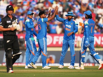 কে থাকছে দলে আর কে পড়ছে বাদ? মরণ-বাঁচন ম্যাচে ভারতীয় দলে বড় বদল! কেমন হবে একাদশ?