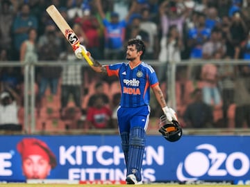 'অবাধ্য' থেকে হলেন 'ধ্বংসাত্মক'! সেঞ্চুরি করে টি-২০ বিশ্বকাপের একাদশে জায়গা পাকা ইশানের!