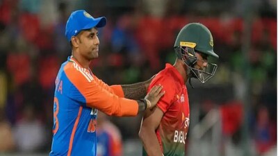 BBC Sport-এর রিপোর্ট অনুযায়ী, ICC এখনও Cricket Scotland-এর সঙ্গে যোগাযোগ করেনি, আর Scottish board-ও নিজেরা কোনো উদ্যোগ নেয়নি। রিপোর্টে বলা হয়েছে, Scotland-এর কর্মকর্তারা ইচ্ছাকৃতভাবে দূরত্ব বজায় রাখছেন, ‘BCB-এর কর্মকর্তাদের প্রতি সম্মান দেখিয়ে’।