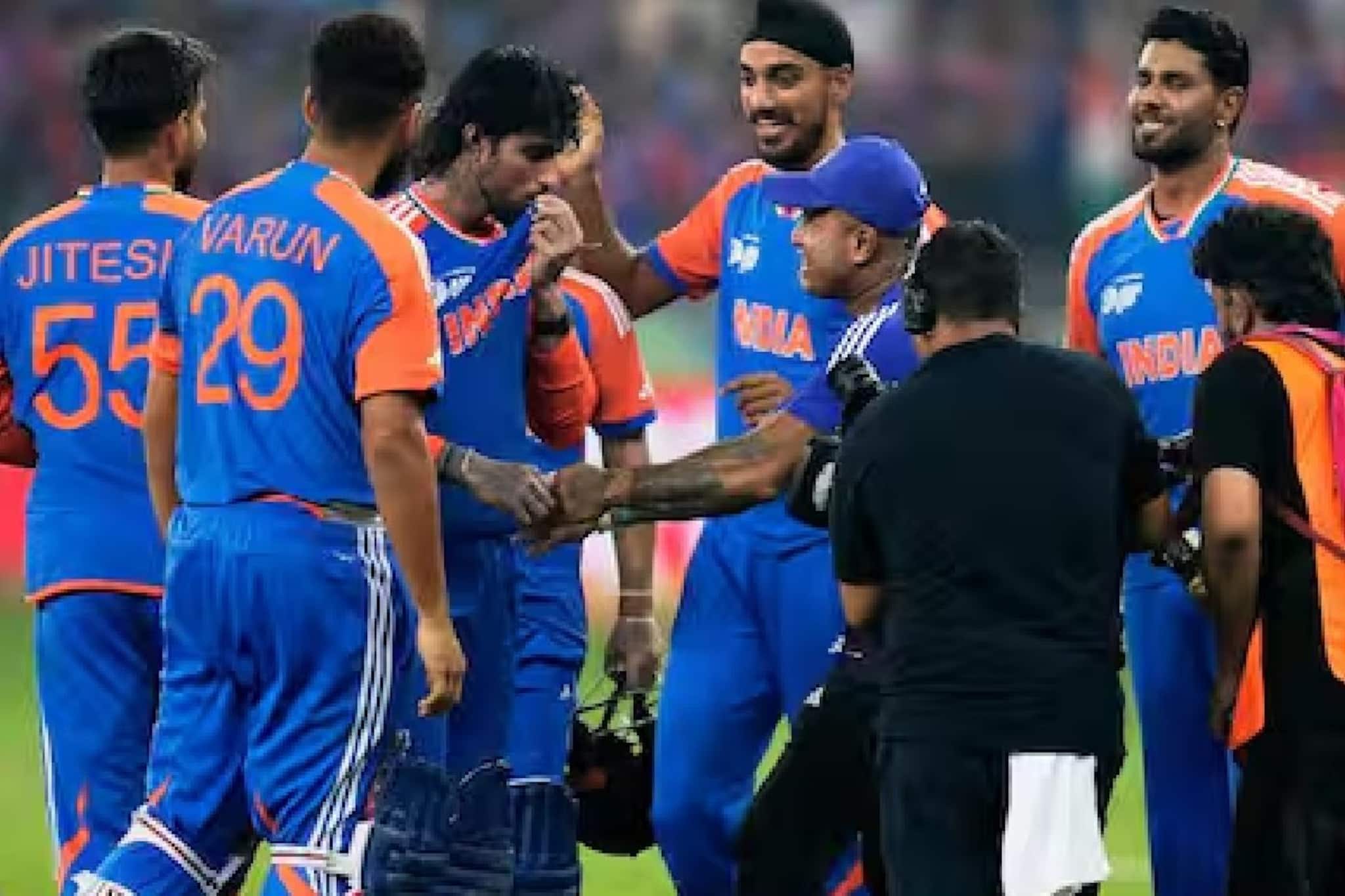 বিশ্বকাপের আগে আবার দুঃসংবাদ, ভারতীয় দলের তারকা ক্রিকেটারের ভয়ঙ্কর পেটে ব্যথা বিশ্বকাপের আগে আবার দুঃসংবাদ, ভারতীয় দলের তারকা ক্রিকেটারের ভয়ঙ্কর পেটে ব্যথা