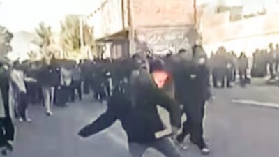 অশান্ত ইরান, চলছে বিক্ষোভ! অকারণে তেহরান যাওয়া নয়, বিজ্ঞপ্তি জারি করে ঘোষণা ভারতের