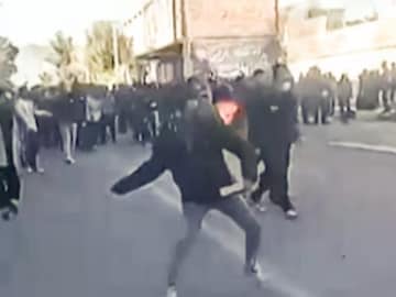 অশান্ত ইরান, চলছে বিক্ষোভ! অকারণে তেহরান যাওয়া নয়, বিজ্ঞপ্তি জারি করে ঘোষণা ভারতের অশান্ত ইরান, চলছে বিক্ষোভ! অকারণে তেহরান যাওয়া নয়, বিজ্ঞপ্তি জারি করে ঘোষণা ভারতের