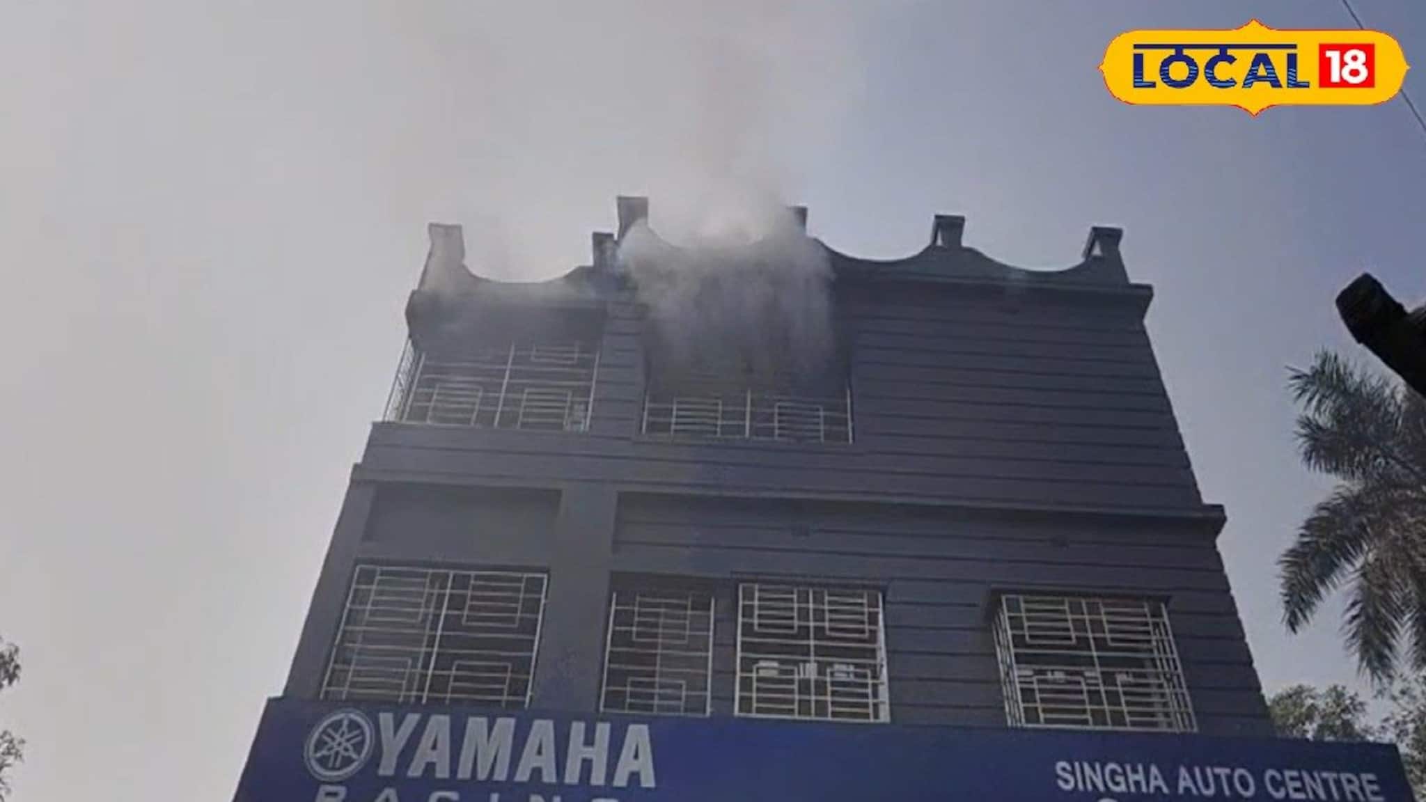 Jhargram News: ঝাড়গ্রামে নামী বাইকের শোরুমে ভয়াবহ অগ্নিকাণ্ড! ঘটনাস্থলে দমকলের ২টি ইঞ্জিন, প্রচুর টাকার ক্ষতি